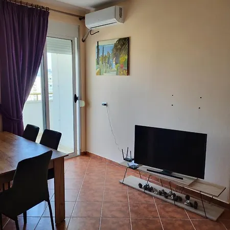 Apartment Near The Sea